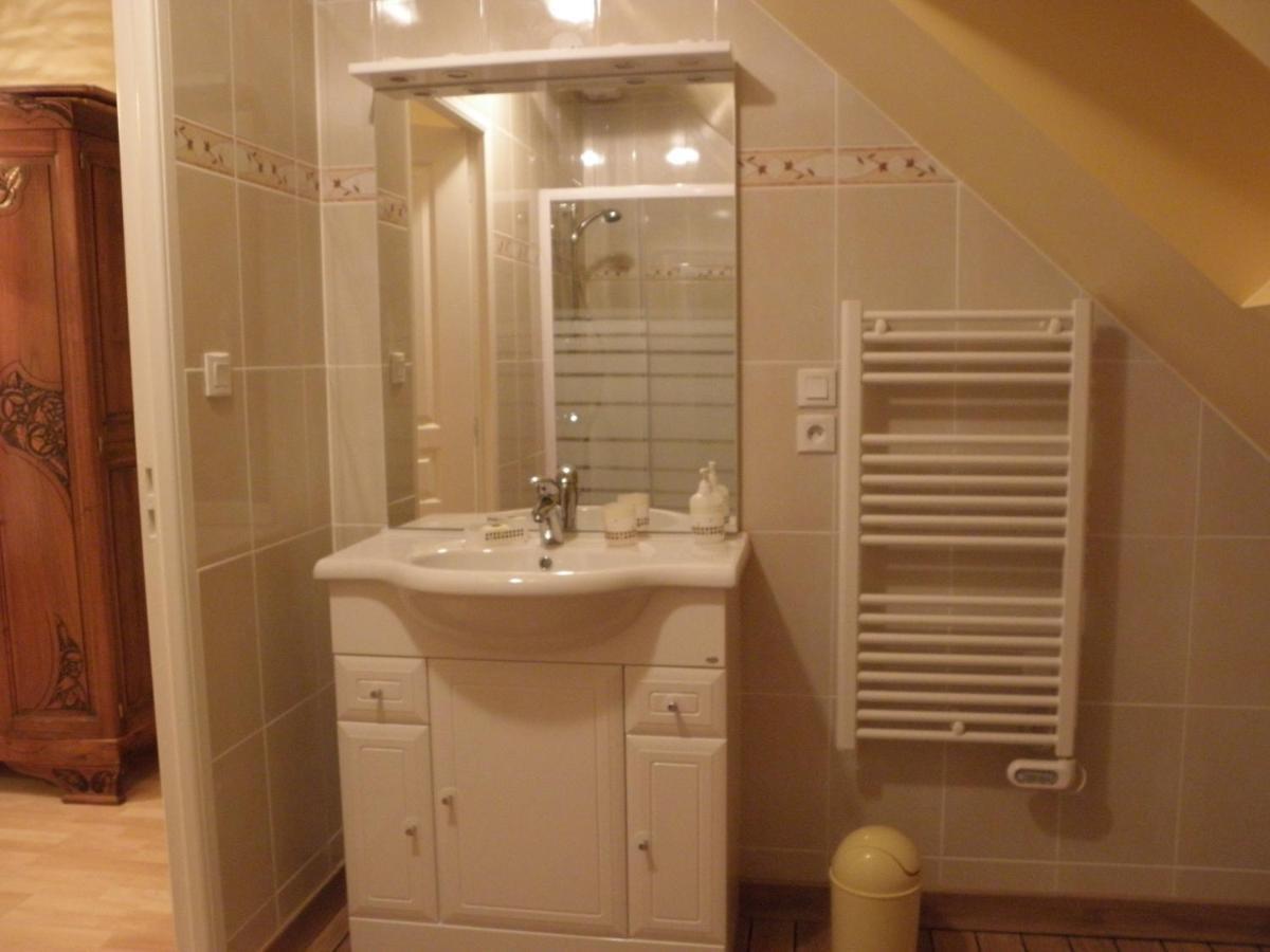 Le Logis Du Livier Hotel Saint-Georges-sur-Layon Luaran gambar