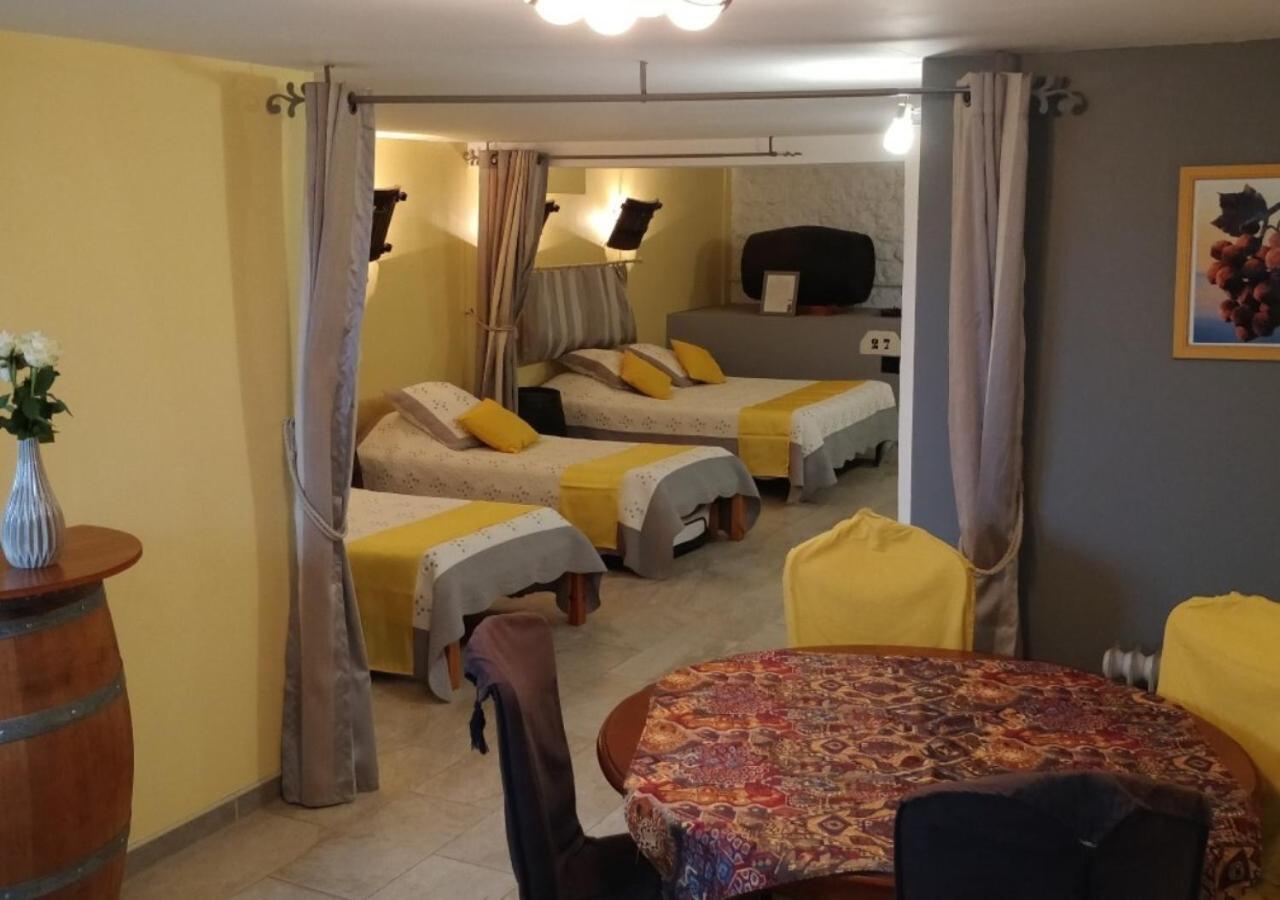 Le Logis Du Livier Hotel Saint-Georges-sur-Layon Bilik gambar